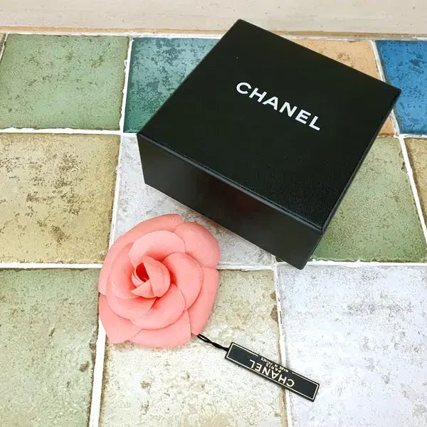 [BUNJANG] Chanel Camellia Corsage Brooch Pink / 샤넬 까멜리아 코사지 브로치 핑크