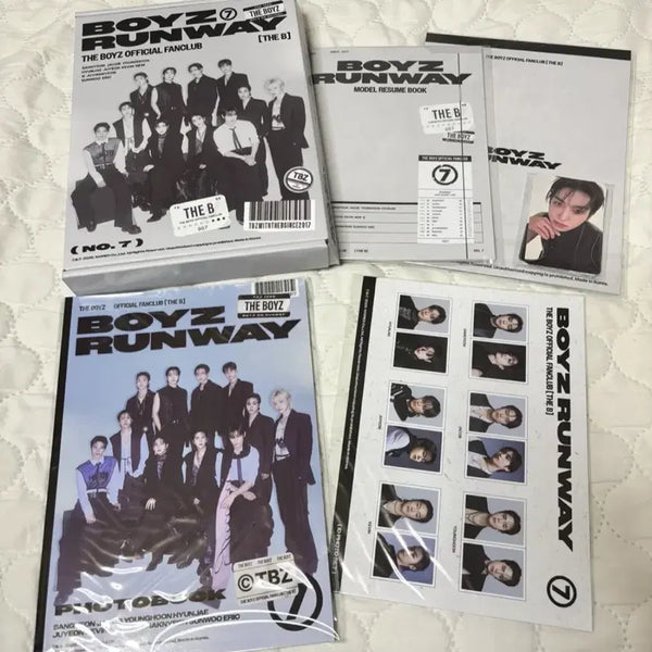 [BUNJANG] The Boyz Boys Runway Season's Greetings Photobook Goods / 더보이즈 보이즈 런웨이 시즌그리팅 포토북 굿즈