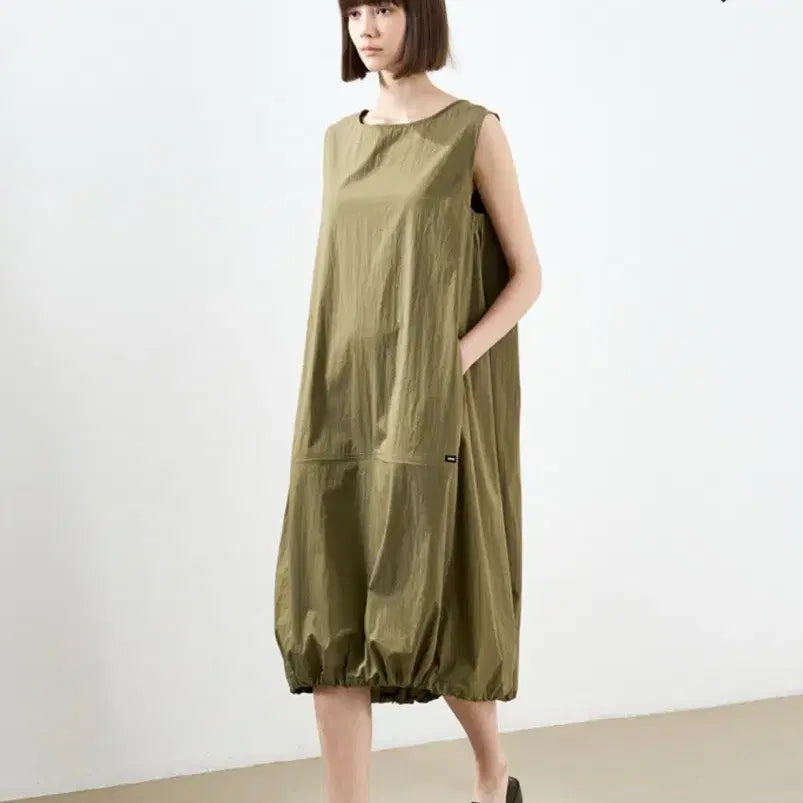 [BUNJANG] Sleeveless Balloon Dress with System Back Strap / 시스템 백 스트랩 슬리브리스 벌룬 드레스