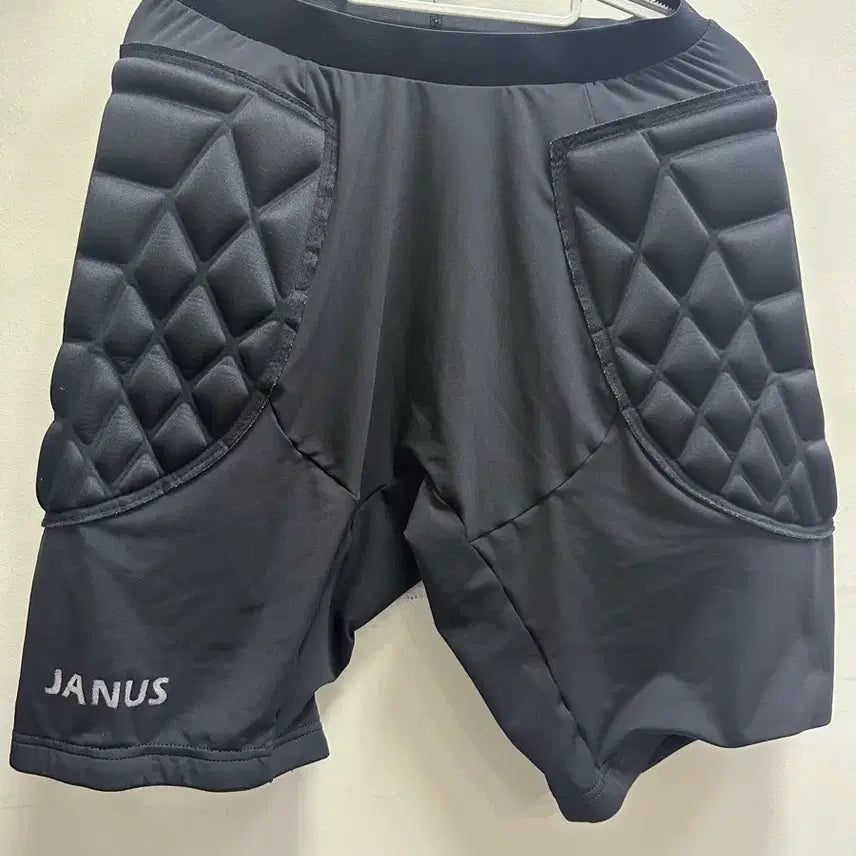 [BUNJANG] Janus Goalkeeper Protective Tackle Pants XL / 골키퍼 태클 바지 보호 반바지 XL