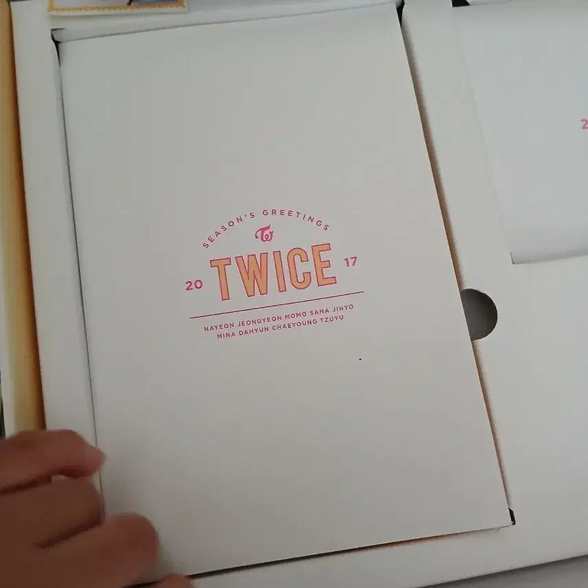 [BUNJANG] Twice 2017 Season's Greetings Calendar / 트와이스 2017 시즌그리팅 캘린더