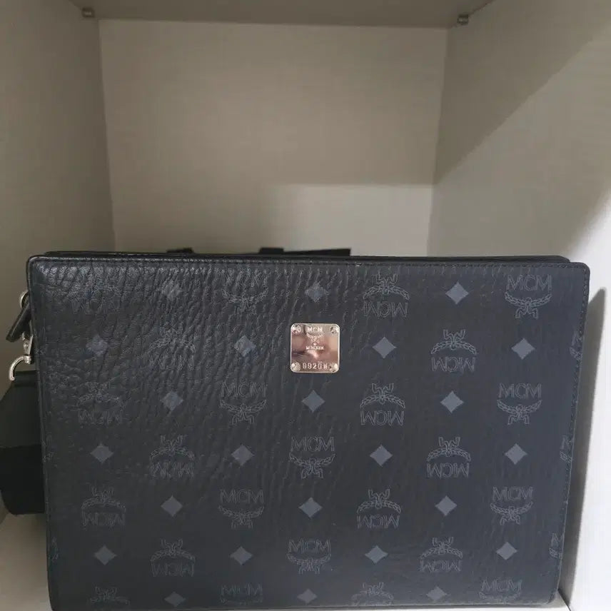 [BUNJANG] MCM Visetos Pouch Clutch Bag Black / 정품 MCM 비세토스 파우치 클러치백 블랙 판매합니다