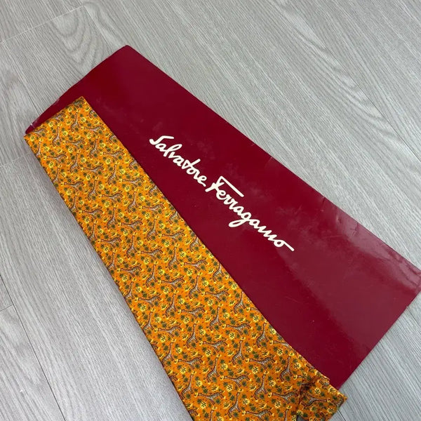 [BUNJANG] Salvatore Ferragamo Orange Giraffe Pattern Silk Necktie (Authentic) / 페라가모 오렌지 기린 패턴 실크 넥타이 (정품)