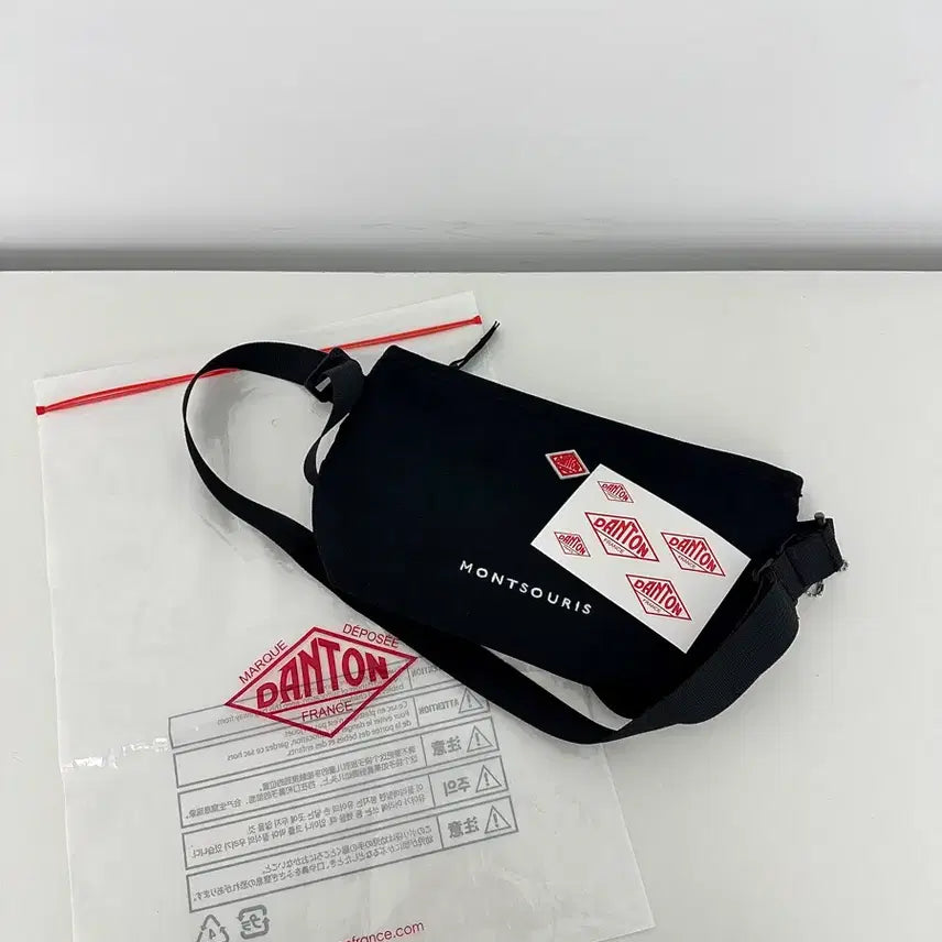 [BUNJANG] DANTON Monsuri Cordura Canvas Shoulder Bag Black / 단톤 몽수리 코듀라 캔버스 숄더백 블랙