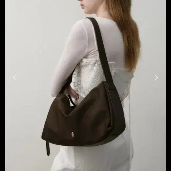 [BUNJANG] Ostkaka Soft Shoulder Nylon Bag Dark Brown / 오스트카카 소프트 숄더 나일론 다크브라운