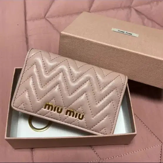 [BUNJANG] Miu Miu Quilted Leather Card Holder Pink / 미우미우 카드지갑 핑크
