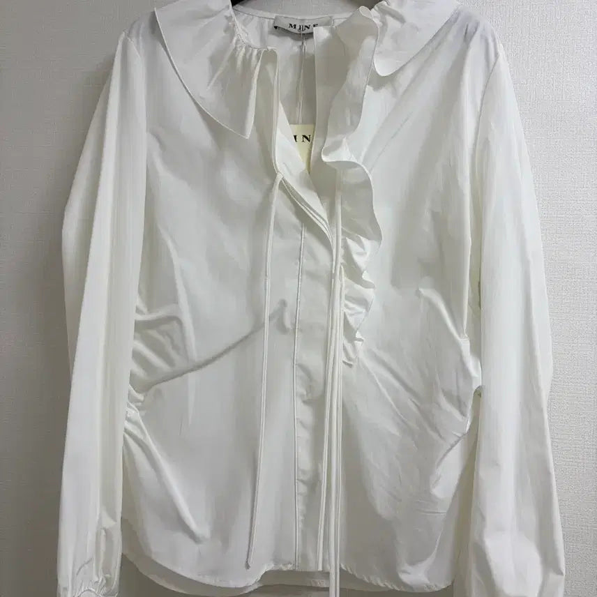 [BUNJANG] Mine Ruffle Strap Shirring Blouse White / 마인 러플 스트랩 셔링 블라우스 화이트