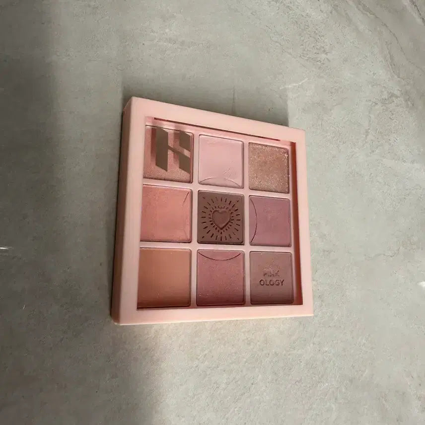 [BUNJANG] Holika Holika Pinkology Eyeshadow Palette / 홀리카홀리카 핑크올로지 아이섀도우 팔레트