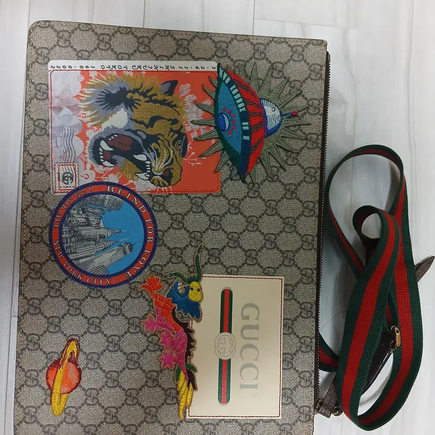[BUNJANG] Gucci Supreme Patch Courier Messenger Bag / 구찌 수프림 패치 쿠리에 메신저백