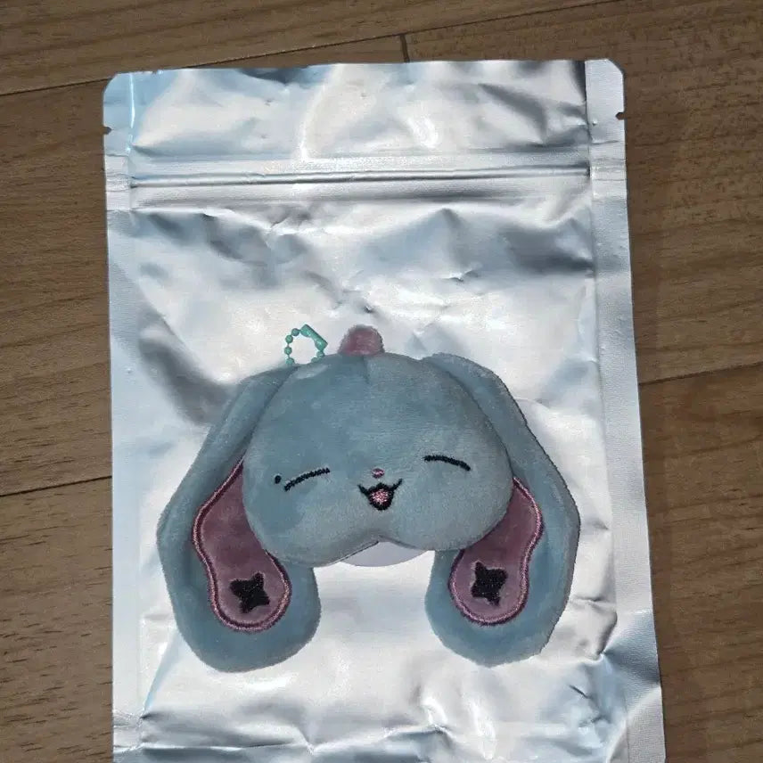 [BUNJANG] Xdinary Heroes Secret Face Keyring Yeon ver. / 엑스디너리몬스터즈 시크릿 페이스 키링 툐넨(어른)ver 양도