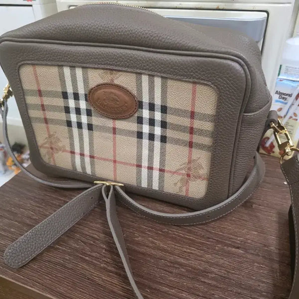 [BUNJANG] Burberry Nova Check Vintage Crossbody Bag / 정품 버버리 노바체크 빈티지 크로스백