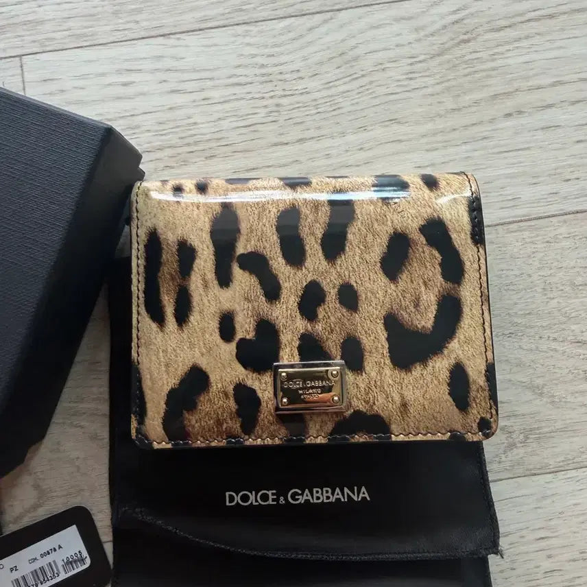 [BUNJANG] Dolce & Gabbana Leopard Patent Leather Wallet / 돌체앤가바나 레오파드 지갑 김혜수지갑
