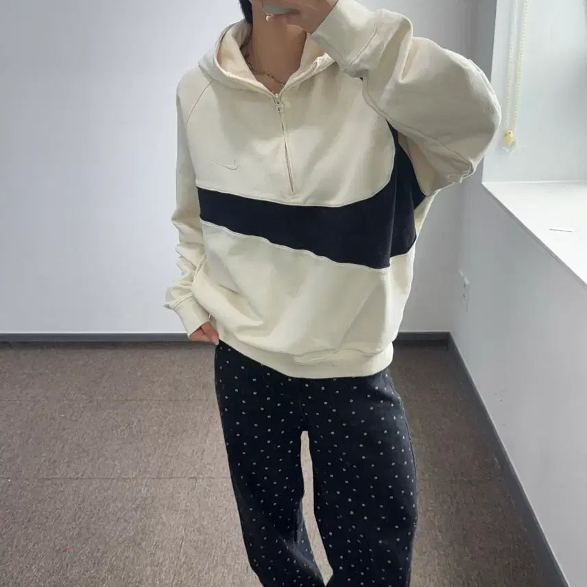 [BUNJANG] Nike Big Swoosh Ivory Half-Zip Hoodie / Nike 나이키 빅스우시 아이보리 반집업 후드티