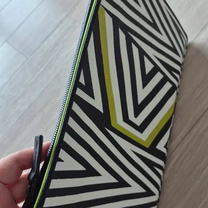[BUNJANG] MCM Tobias Rehberger Collaboration Limited Edition Clutch Bag / MCM 정품 클러치백(상태최상)