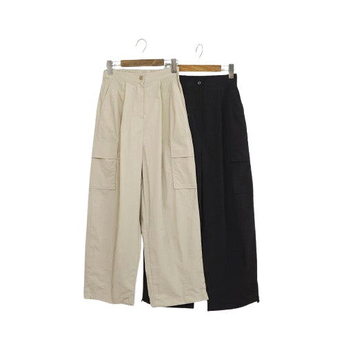 [BUNJANG] MAIN Two-Way Nylon Cargo Pintuck Wide Jogger Pants / main 밴딩 투웨이 나일론 와샤 카고 핀턱 와이드 조거팬츠 베이지블랙