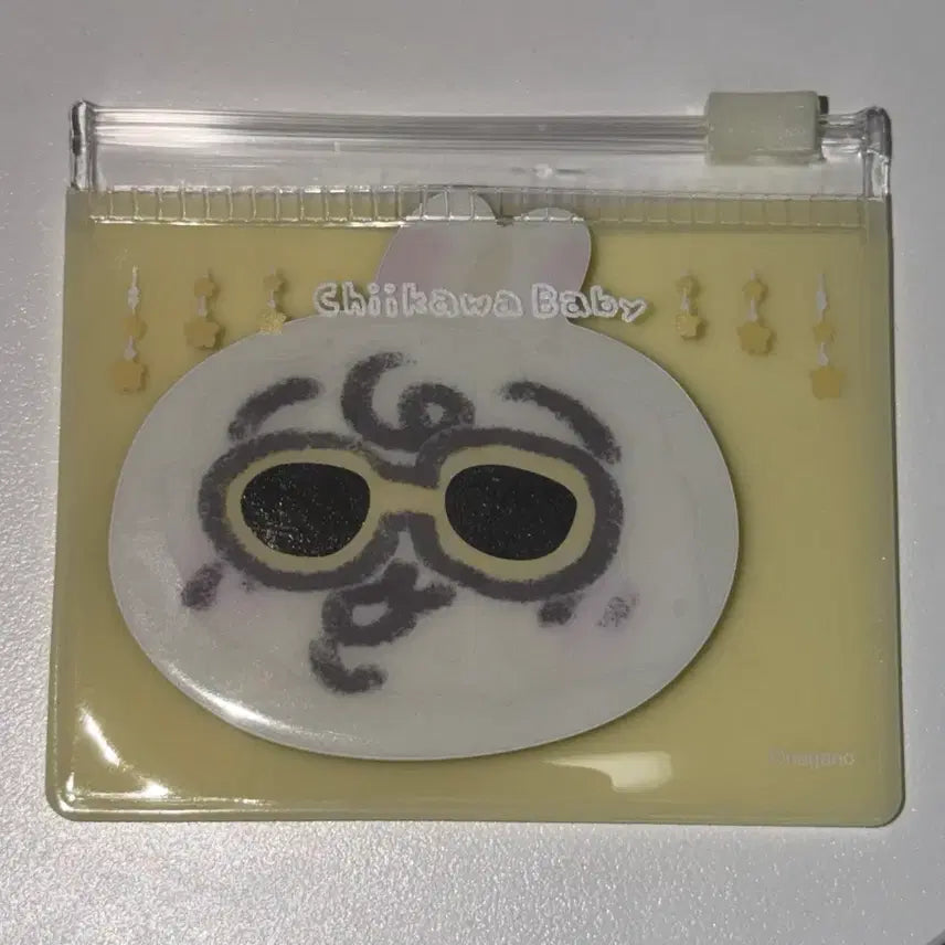 [BUNJANG] Chiikawa Usagi Mini Acrylic Mirror Pouch / 치이카와 베이비 우사기 파우치에 들어있는 미니 아크릴 거울