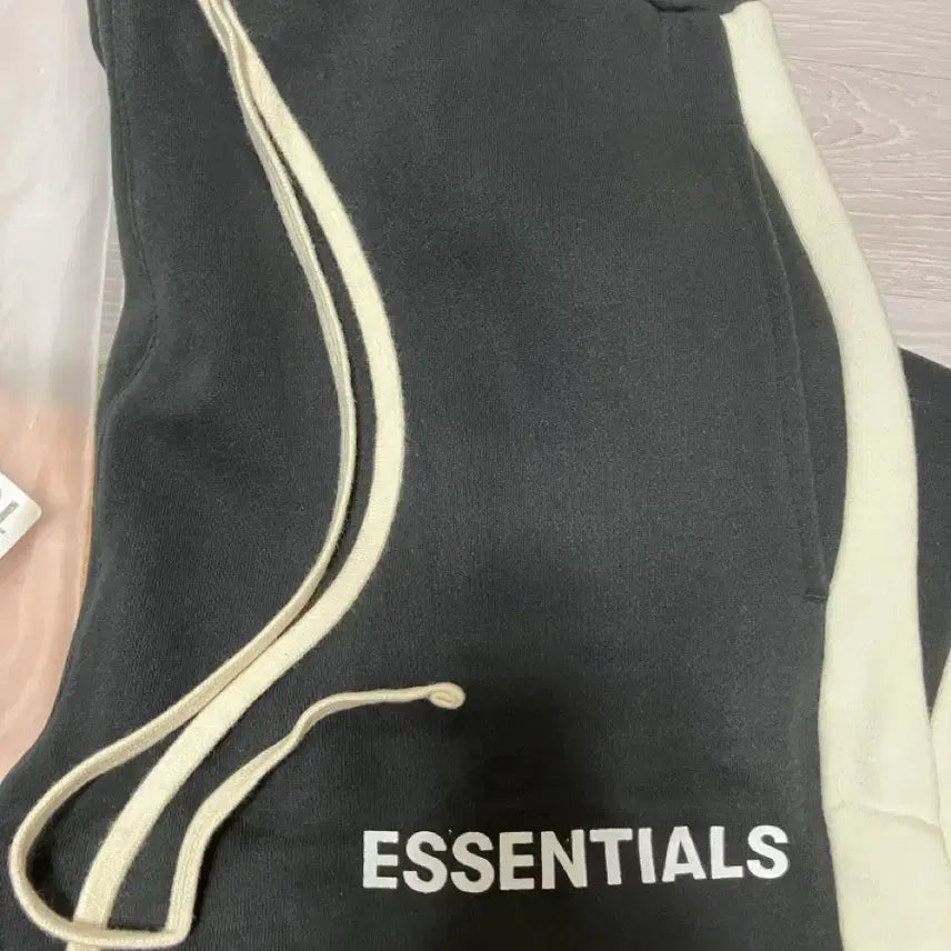[BUNJANG] Fear of God Essentials Sideline Training Pants Black L / 피오갓 에센셜 사이드라인 트레이닝팬츠 L사이즈 블랙 새제품
