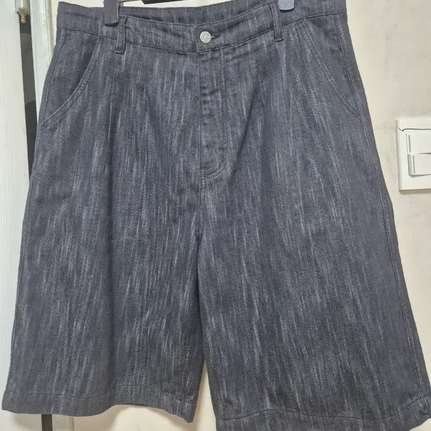 [BUNJANG] Uniform Bridge Road Zone Grey Bermuda Shorts / 로드존그레이 버뮤다 반바지 쇼츠