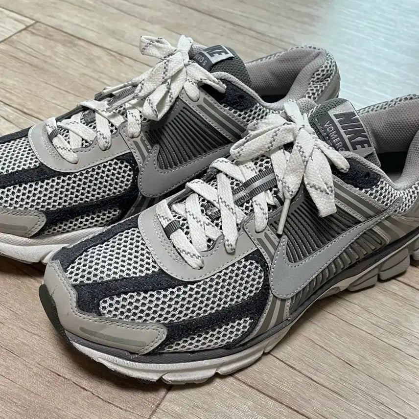 [BUNJANG] Nike Zoom Vomero 5 Premium Light Iron Ore / 나이키 줌 보메로 5 프리미엄 라이트 아이언 오어 [270]