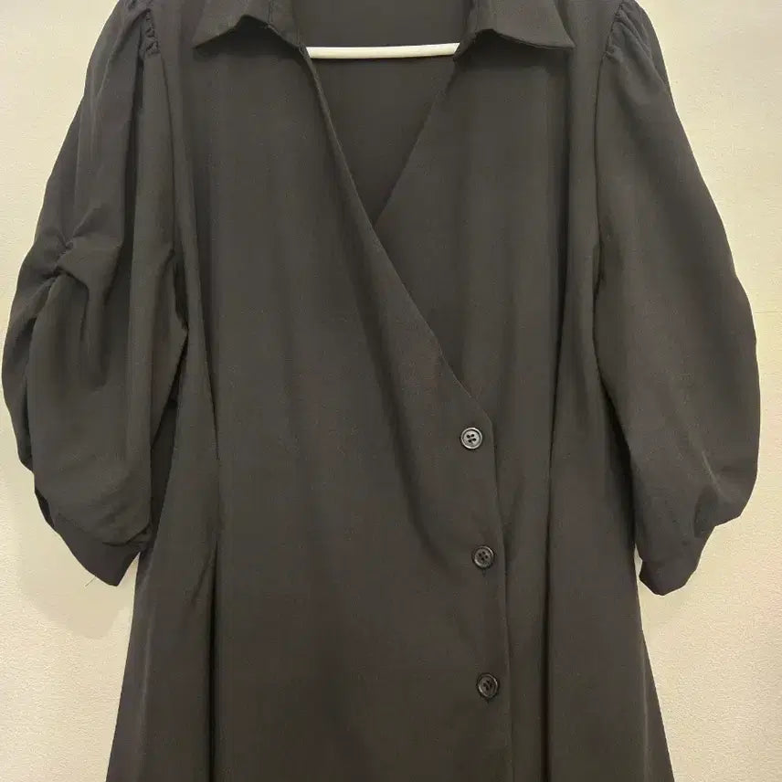 [BUNJANG] Wrap Design Puff Sleeve Blouse / 하객룩 랩 디자인 퍼프 소매 블라우스(새상품)