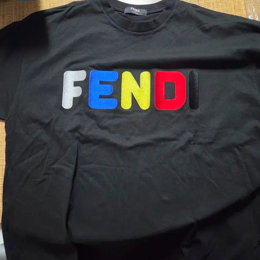 [BUNJANG] Fendi Logo Short Sleeve T-Shirt Black / 펜디 로고 반팔 티셔츠 블랙