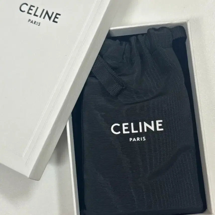[BUNJANG] Celine Shiny Calfskin Flap Card Holder Black / 셀린느 샤이니 카프스킨 플랩 카드 홀더 블랙