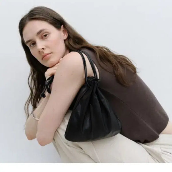 [BUNJANG] Letaudouce Pouch Bag Black / 르에떼 두스 파우치백 블랙