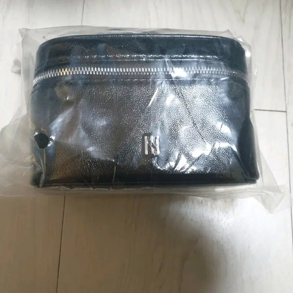 [BUNJANG] HERA Holiday Eco Leather Box Bag / 헤라 홀리데이 에코레더박스백