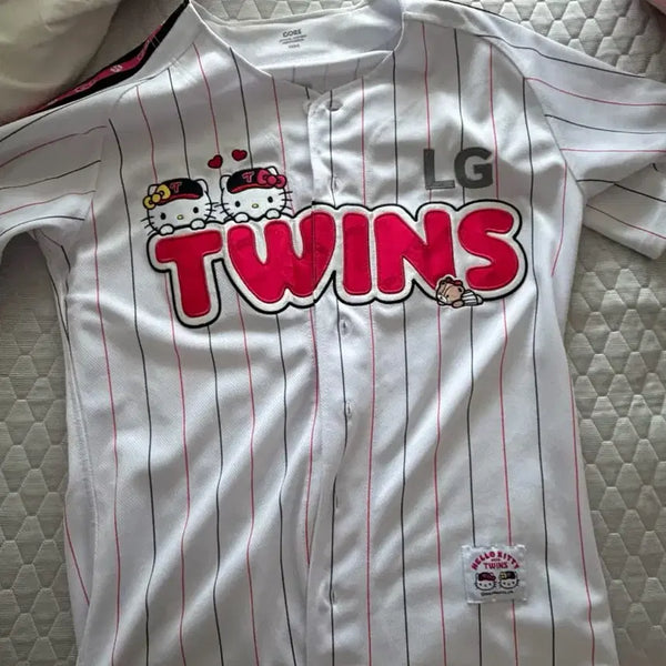[BUNJANG] LG Twins Hello Kitty Collaboration Hong Chang-ki Marked Jersey Size 95 / LG 트윈스 헬로키티 유니폼 엘지 키티 콜라보 95 사이즈 홍창기 마킹