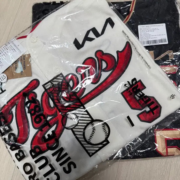 [BUNJANG] Kia Tigers Kim Do-young 10-10 Cycling Hit Jersey Size 115 / 기아타이거즈 김도영 10-10, 사이클링히트 115사이즈