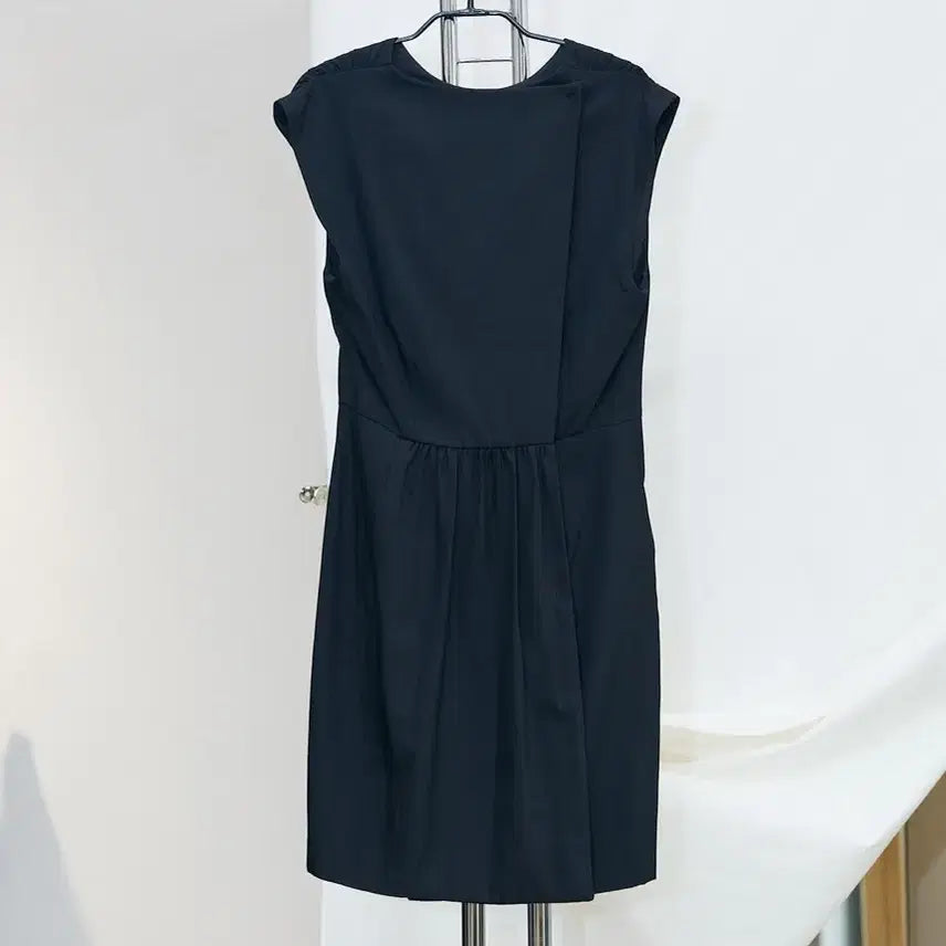 [BUNJANG] Miu Miu Shirring Sleeveless Dress / 미우미우 셔링 슬리브리스 원피스