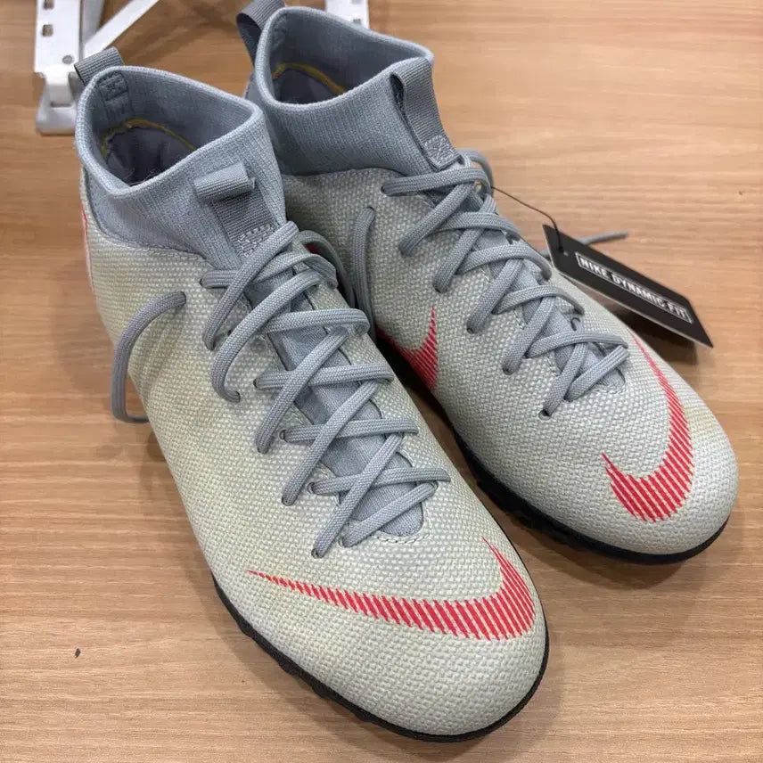 [BUNJANG] Nike Mercurial Soccer Cleats (23.5 cm) - New / 나이키 머큐리얼 축구화 235 새상품