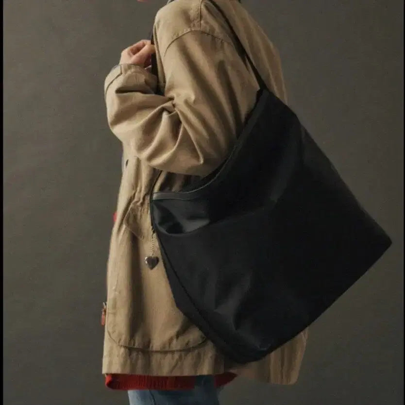 [BUNJANG] GUMMY PROJECT Pocono Nylon Shoulder Bag / 구미프로젝트 디자이너 포코노 나일론 숄더백