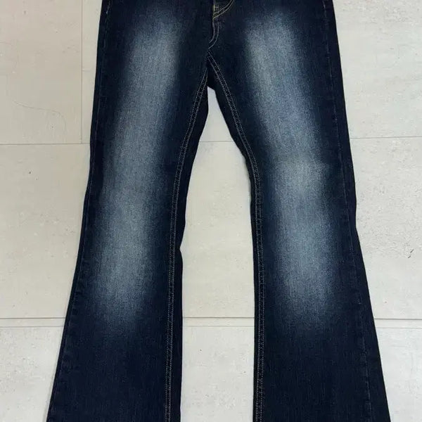 [BUNJANG] Bootcut Jeans / 부츠컷 청바지