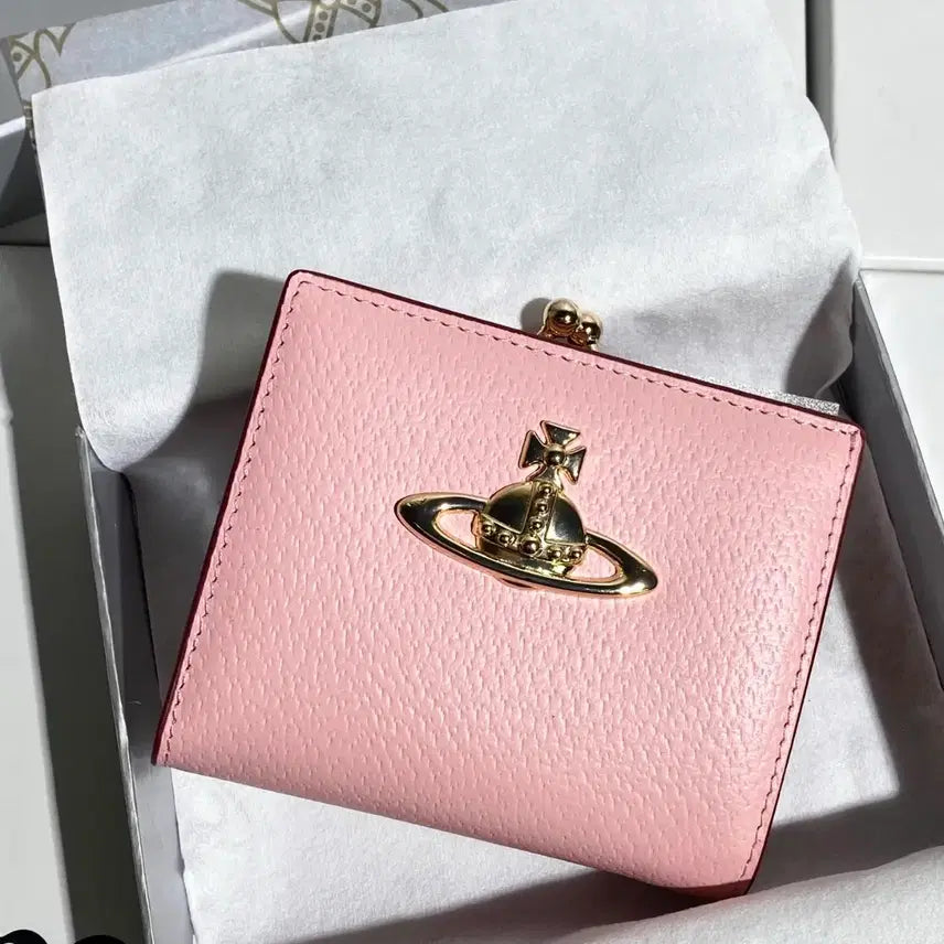 [BUNJANG] Vivienne Westwood Small Frame Wallet Antique Grain Leather Pale Pink / 비비안 웨스트우드 스몰 프레임 월렛 앤틱 그레인 레더 페일 핑크