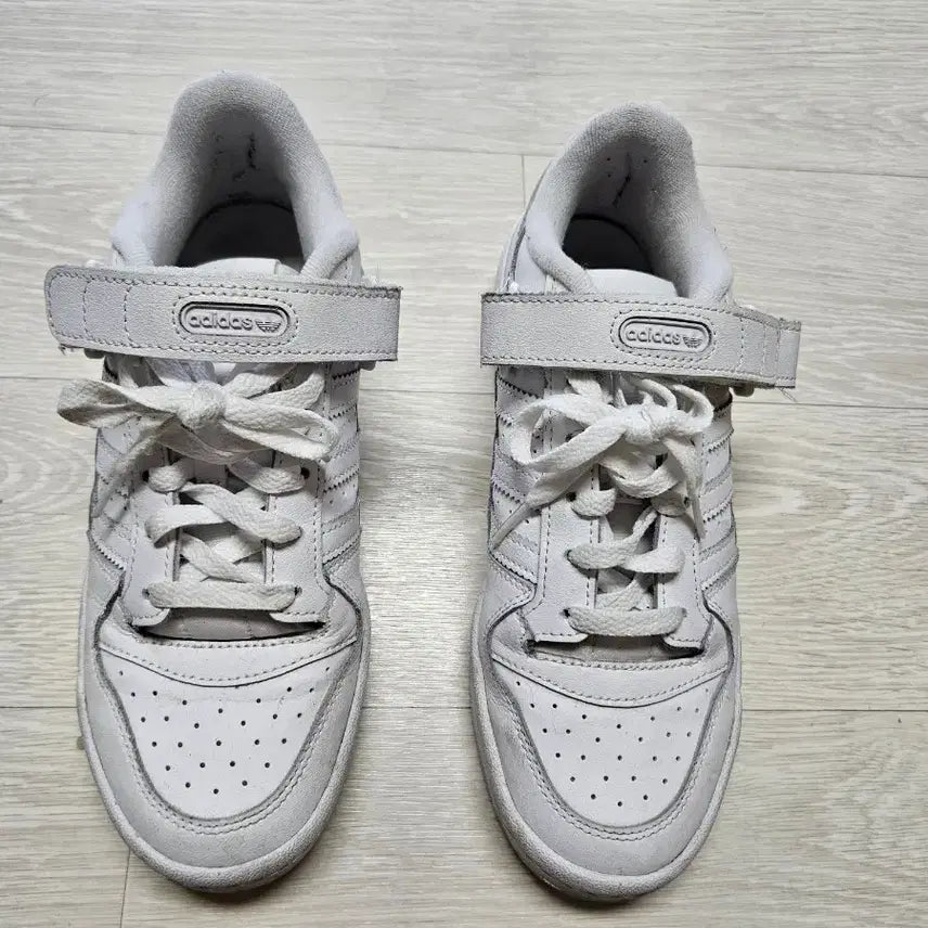 [BUNJANG] Adidas Running Shoes White Size 240 / 아디다스 운동화 240사이즈