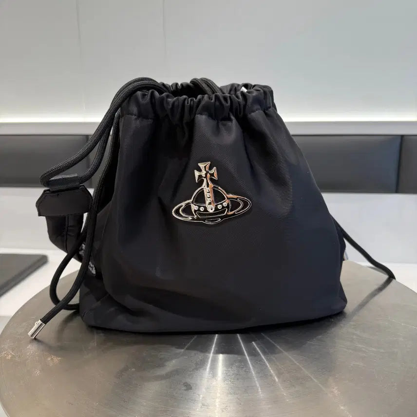 [BUNJANG] Vivienne Westwood Hillary Rina Nylon Bucket Bag Black Silver / 비비안웨스트우드 힐러리 리나일론 버킷백 블랙 실버