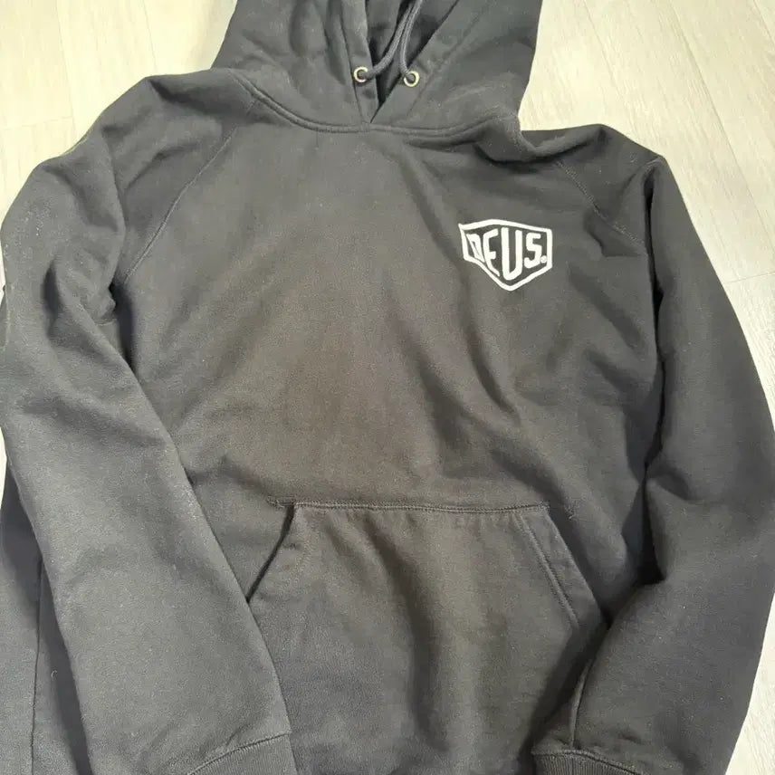[BUNJANG] Deus Ex Machina Black Hoodie / 데우스엑스마키나 블랙 후드티