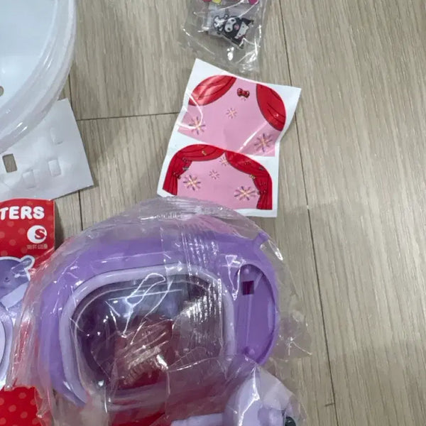 [BUNJANG] Kuromi TV Mood Lamp Gacha Figure Set / 쿠로미 티비 무드등 가챠