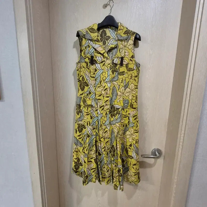 [BUNJANG] Yellow Floral Sleeveless Dress Size 66 / 노란색 꽃무늬 민소매 원피스사이즈66