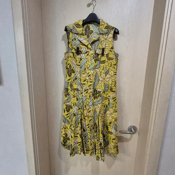 [BUNJANG] Yellow Floral Sleeveless Dress Size 66 / 노란색 꽃무늬 민소매 원피스사이즈66