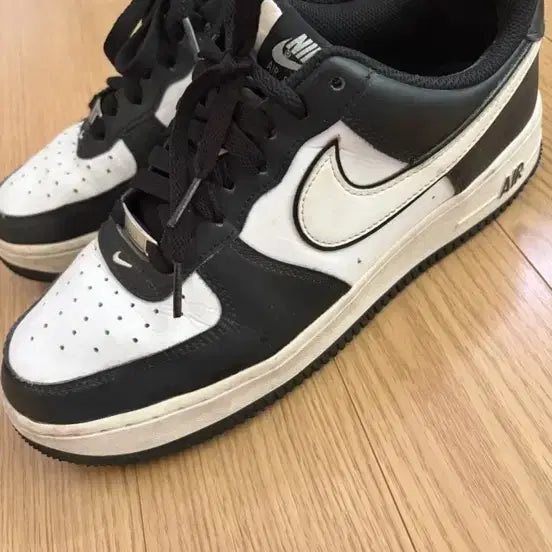 [BUNJANG] Nike Air Force 1 Low Black White US 9 / 나이키 에어포스1 로우 블랙화이트 270