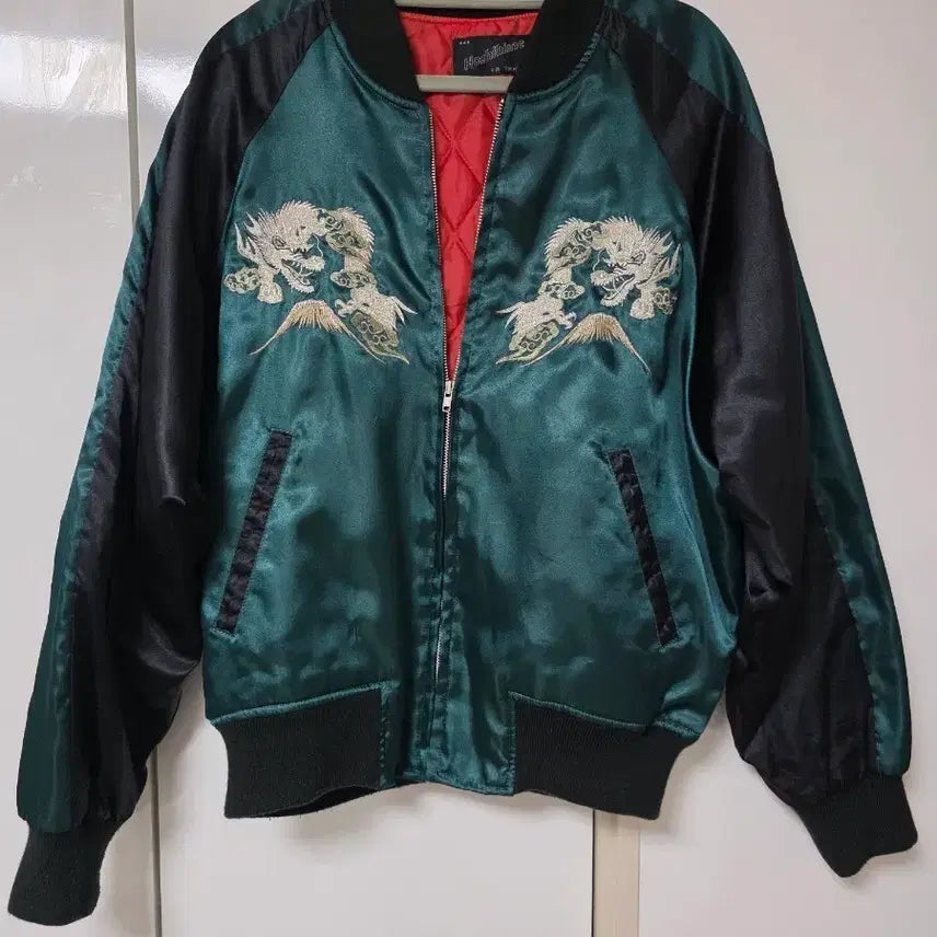 [BUNJANG] Hoshihime Dragon Embroidered Souvenir Jacket / 호시히메  용 자수 봄버 스카잔 자켓
