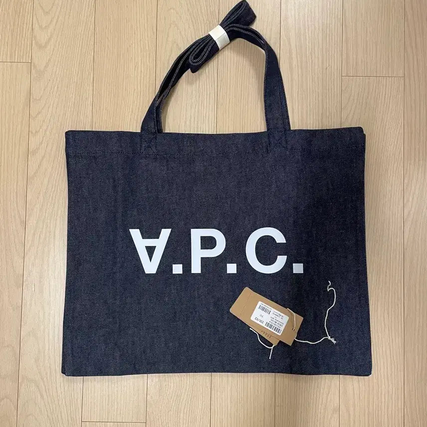 [BUNJANG] A.P.C. Daniela Unsealed Shoulder Eco Bag Navy / [단순개봉] 아페쎄 다니엘라 에코백 숄더백 네이비