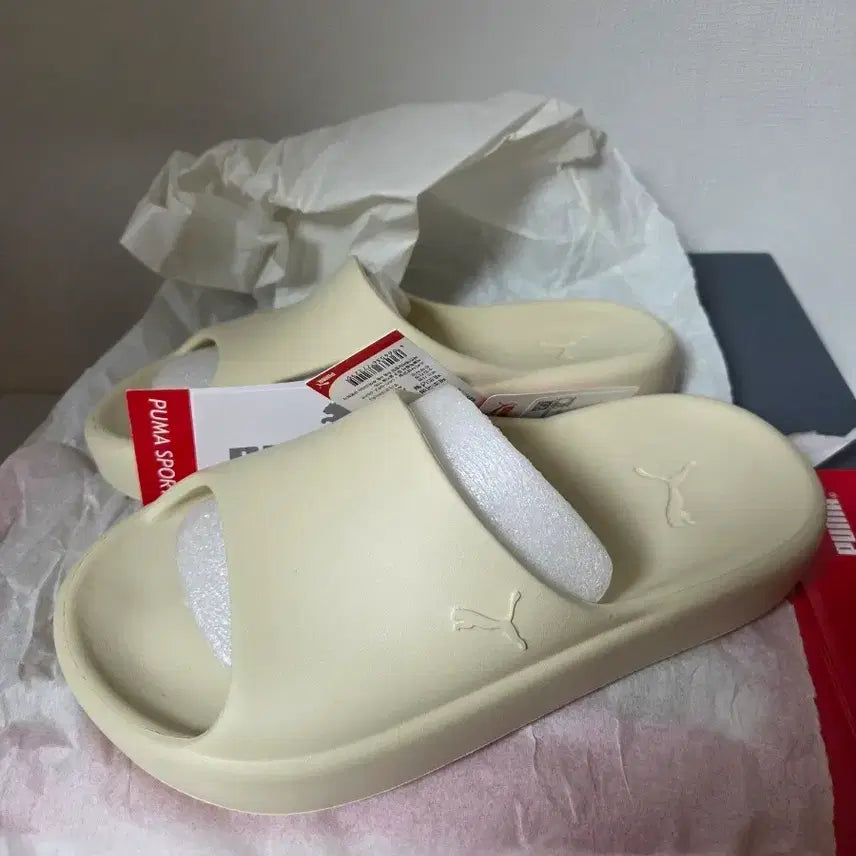 [BUNJANG] Puma Slide Sandals Beige Size 220 New / 퓨마 슬리퍼 베이지 220사이즈 새상품