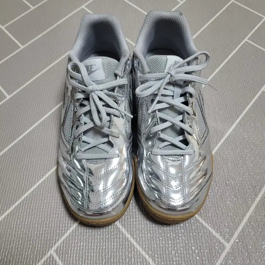 [BUNJANG] Nike Gato LV8 Metallic Silver Sneakers / 나이키 가토 LV8 메탈릭 실버 스니커즈 235