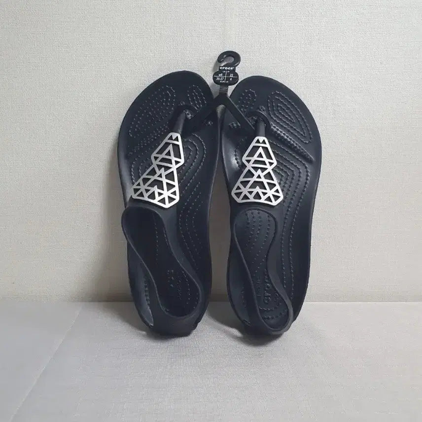 [BUNJANG] Crocs Serena Embellish Sandals Black Silver / 크록스 세레나 엠벨리쉬 샌들 블랙 실버 230mm