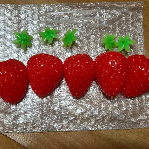 [BUNJANG] 5-Set Strawberry Squishy Ball Set / 5세트 슬랑이 말랑이 딸기 겉피 고무공
