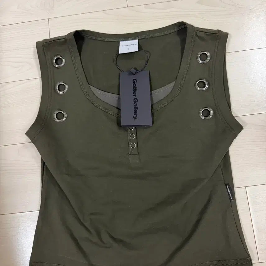 [BUNJANG] Gother Gallery Sleeveless Top Khaki / Gother Gallery 민소매 나시 카키