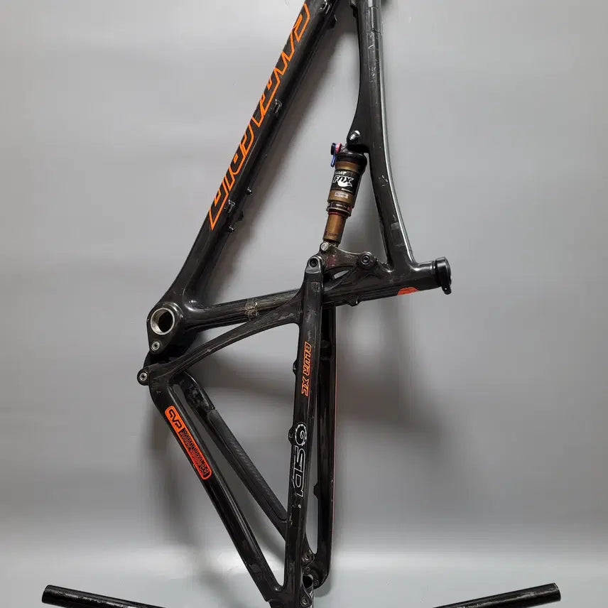 [BUNJANG] Santa Cruz Blur XC Full Suspension Carbon Mountain Bike Frame Set / MTB 산타크루즈 풀샥 카본 Blur XC 산악 자전거
